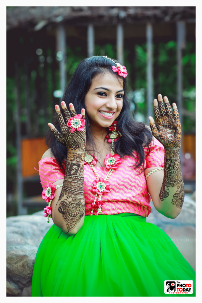 Detailed mehndi needs its moment of glory in front of the lens too!! Detailed mehndi needs its moment of glory in front of the lens too!!