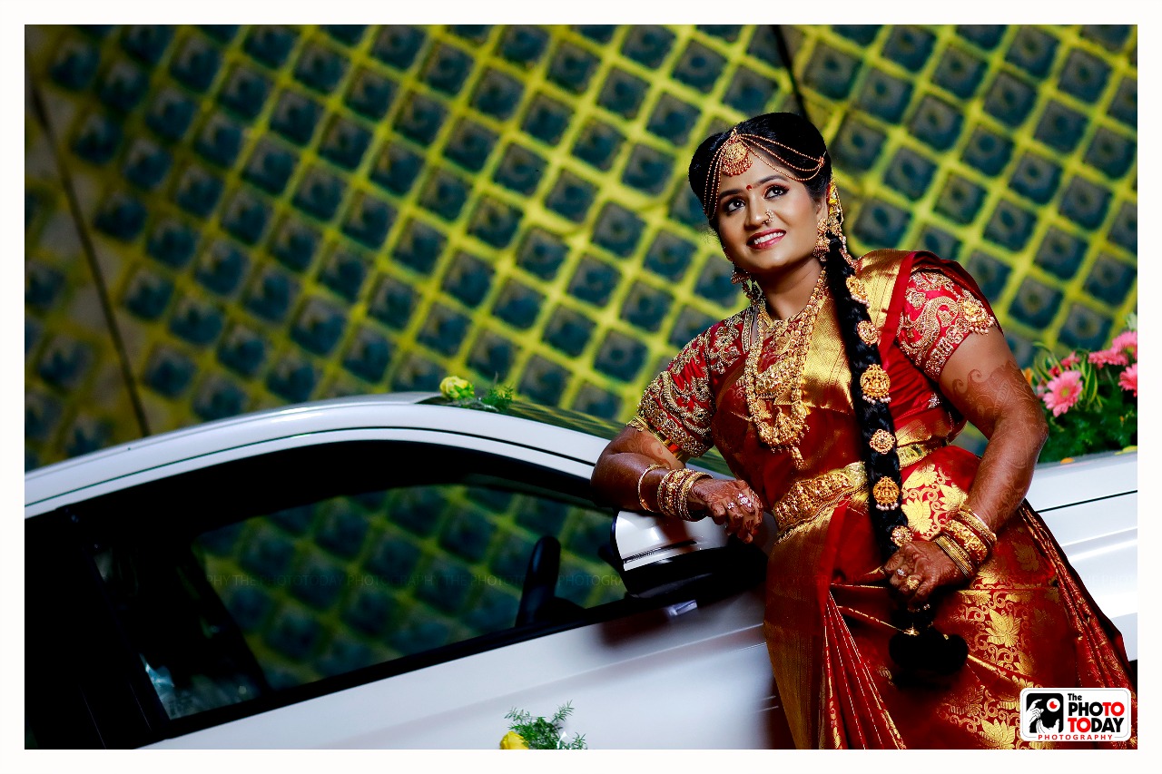 Ohhhhh!! That golden glow!!  The embellishments on the braid and trailing jewellery completes the look !!