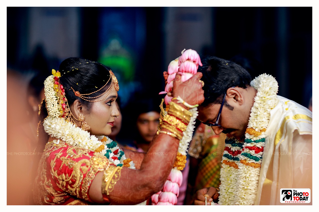 And this exchange of garlands has completed our marriage!!